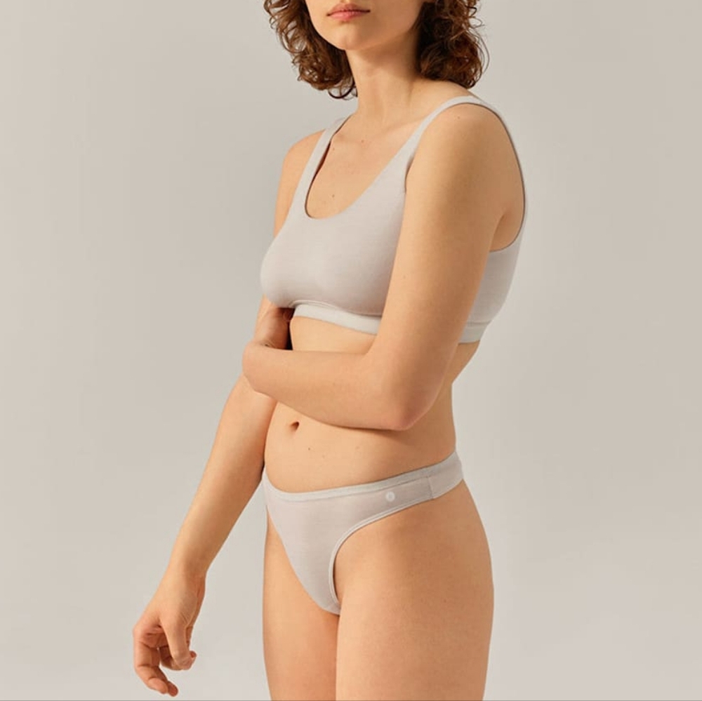 NWT Allbirds Trino Thong in Kaikoura White